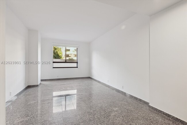 Building Photo - 151 Crandon Blvd