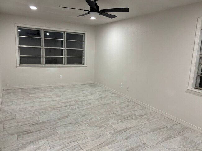 Building Photo - Gorgeous Remodeled 4 Bedroom Home