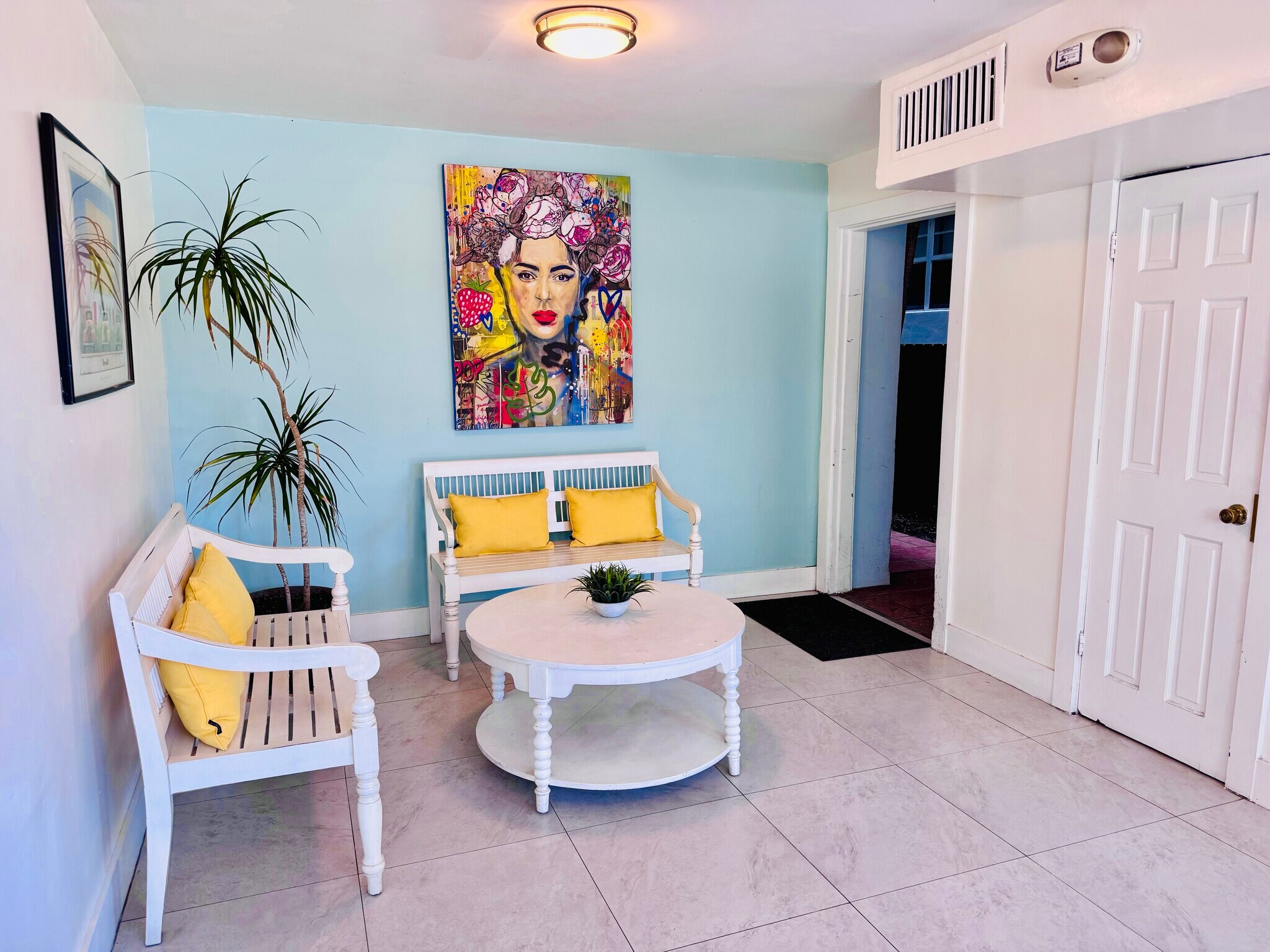 Building Photo - 528 Meridian Ave