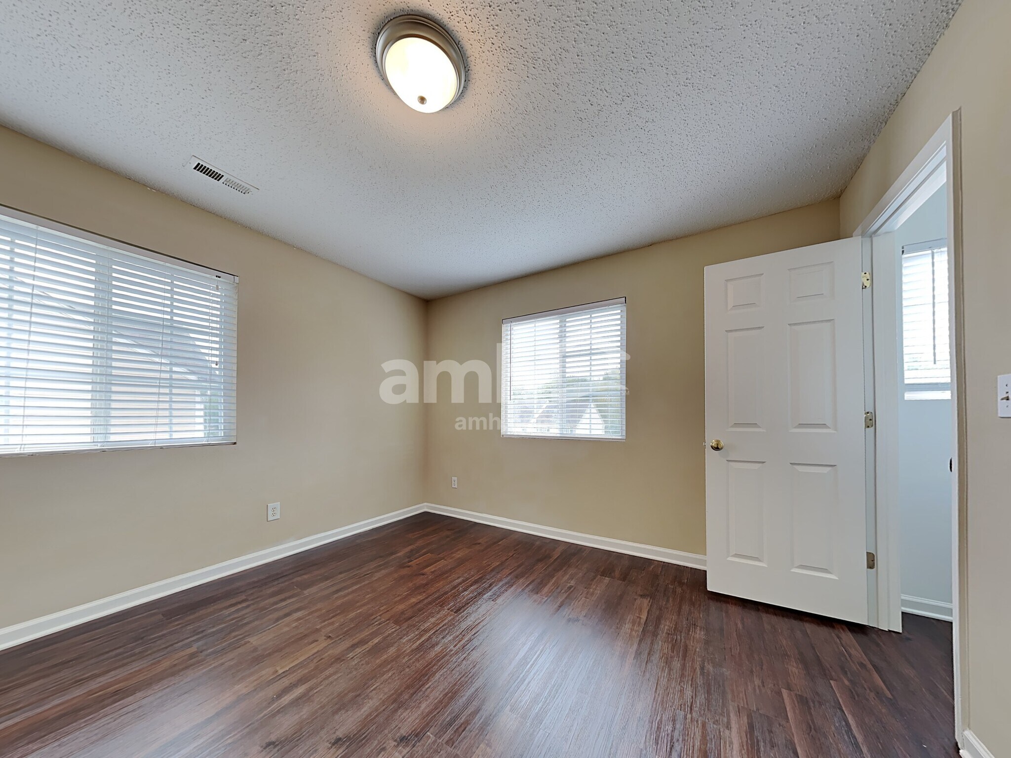 Building Photo - 3345 Wiliton Way