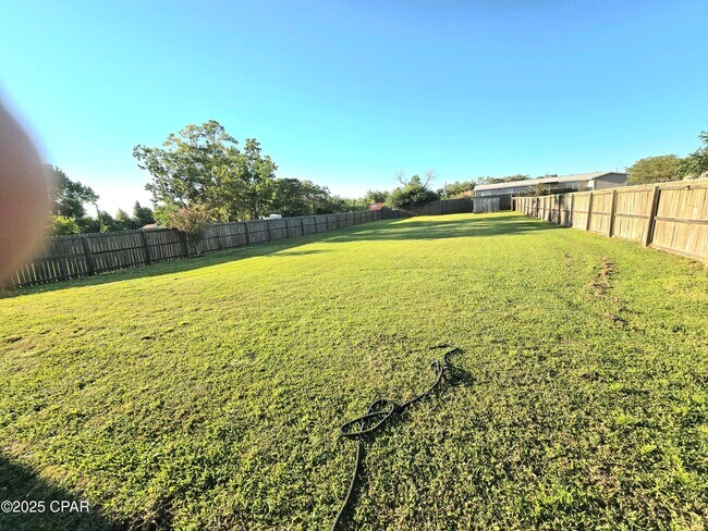 Building Photo - 3225 10 Acre Rd
