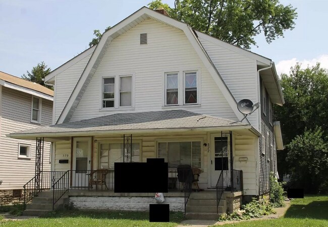 Primary Photo - 572 S Oakley Ave