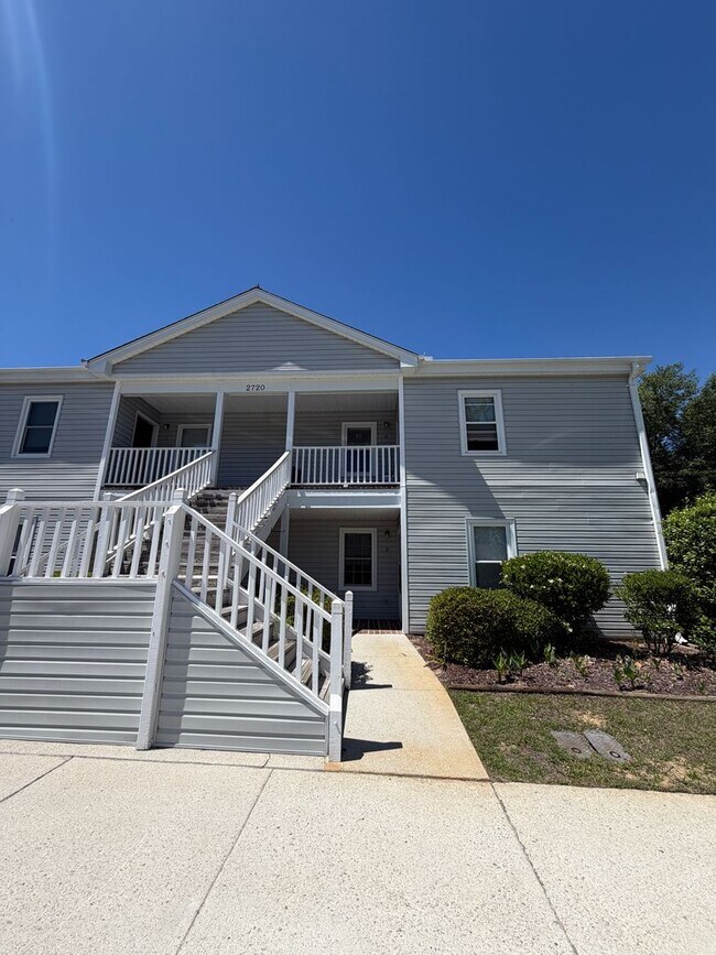 Building Photo - Coming soon! Property, being updated, 1 mile to shops, central Wilmington 3 BEDROOMS!