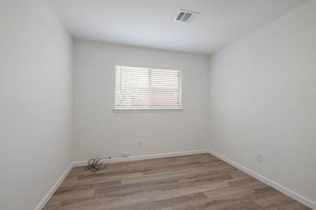 Building Photo - Updated 3-Bedroom Home with Spacious Backyard