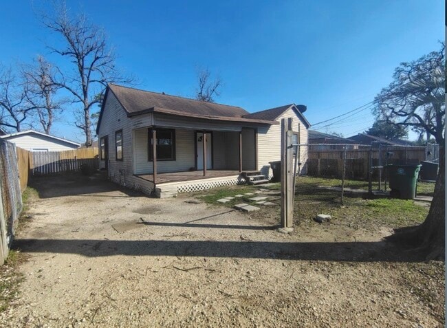 Building Photo - 7716 Appleton St