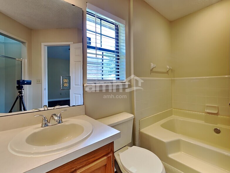 Building Photo - 7568 Deer Cove Ln