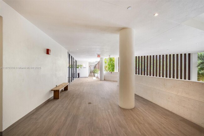 Building Photo - 3581 E Glencoe St