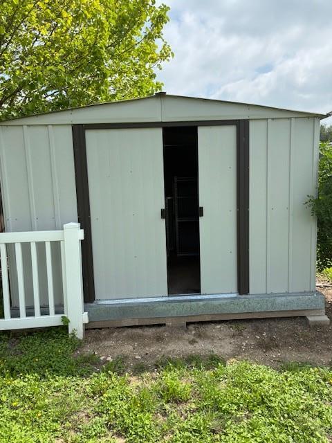 Building Photo - 1021 Tudor House Rd