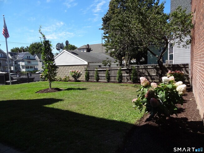 Building Photo - 2806 Fairfield Ave