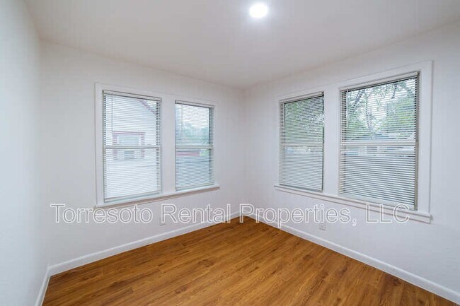 Building Photo - 1946 Nolan St