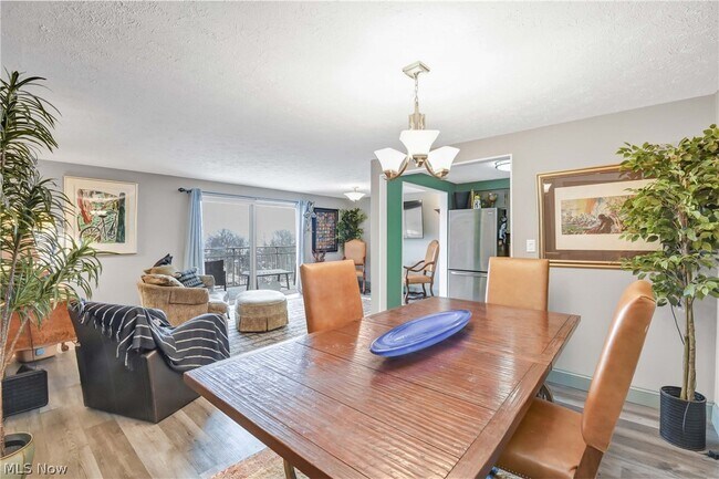 Building Photo - 10301 Lake Ave