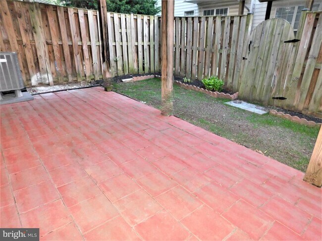 Building Photo - 2344 Stone Fence Ln