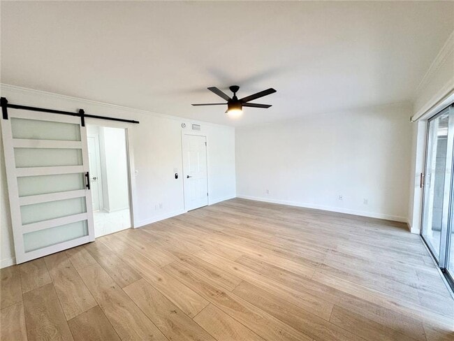 Building Photo - 9205 Tudor Dr