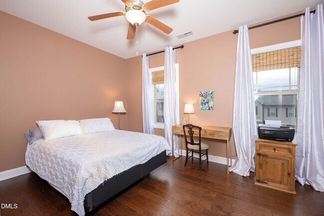 Building Photo - 2816 Piedmont River Way