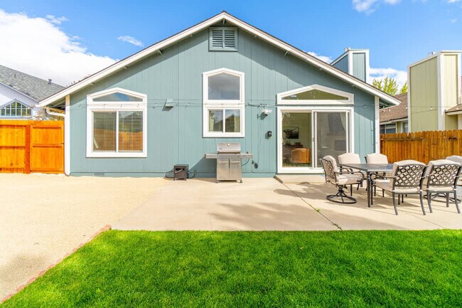 Building Photo - 1059 Chesterfield Ct
