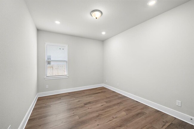Building Photo - 10022 Serenity Grv Dr