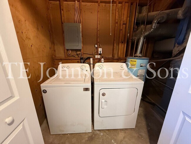 Building Photo - 3826 Barkwood Dr