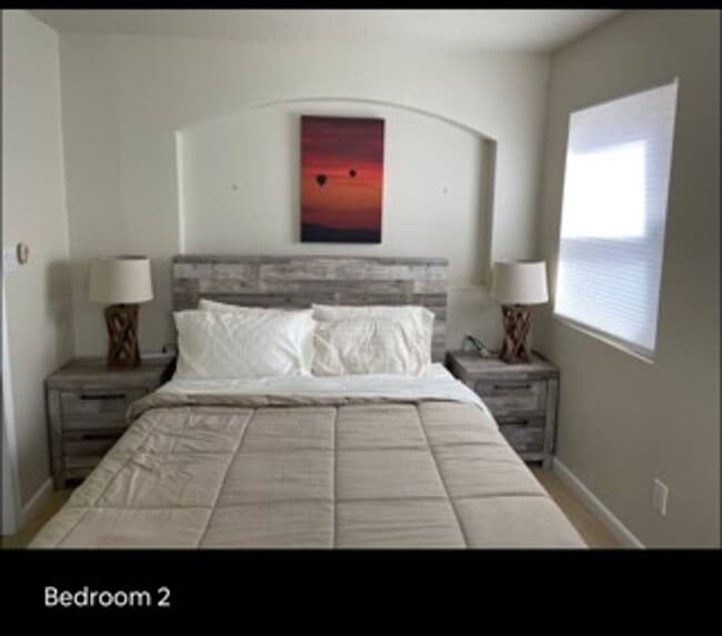 Building Photo - 6 Bedroom, 3 Bathroom Home located in NW a...