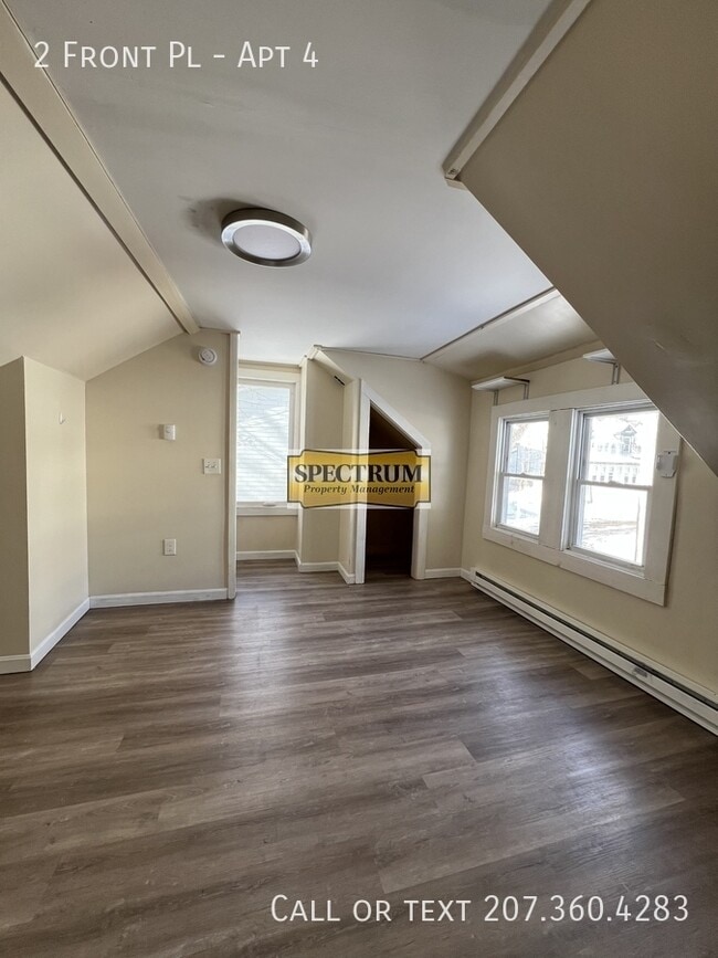 Building Photo - 2 Front Pl