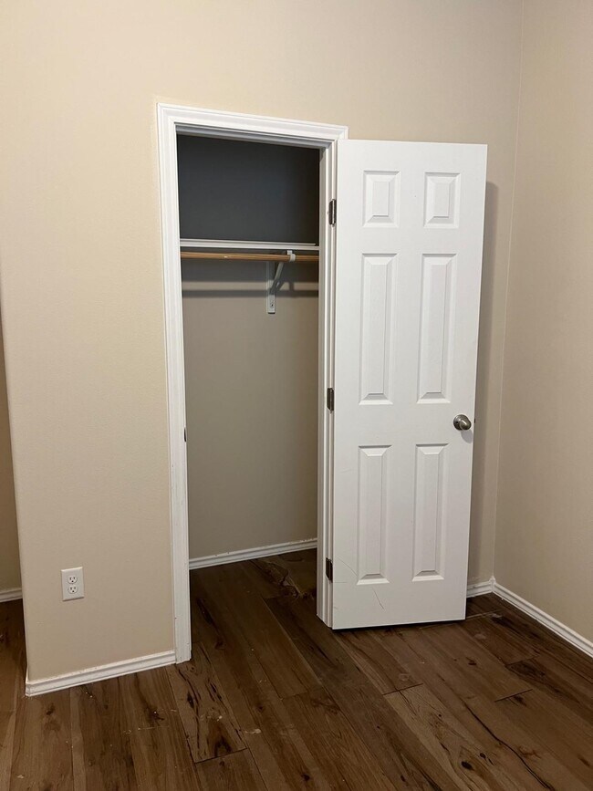 Building Photo - 3207 Simmental Dr