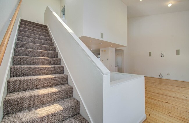 Building Photo - 3210 Yellowstone Park Dr