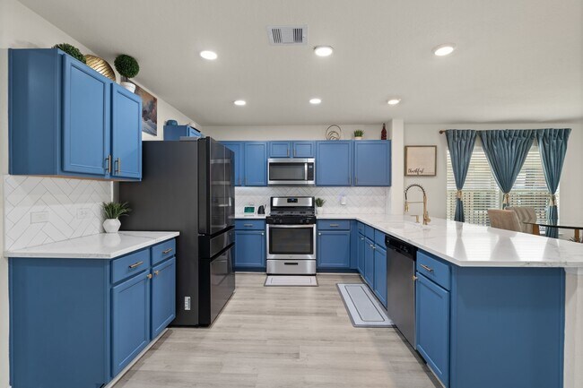 Building Photo - 10433 Russell Pines Dr