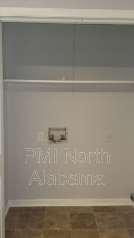 Building Photo - 1221 Grant St SE