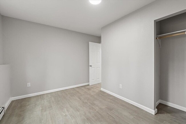 Building Photo - Single Family Home For Rent
