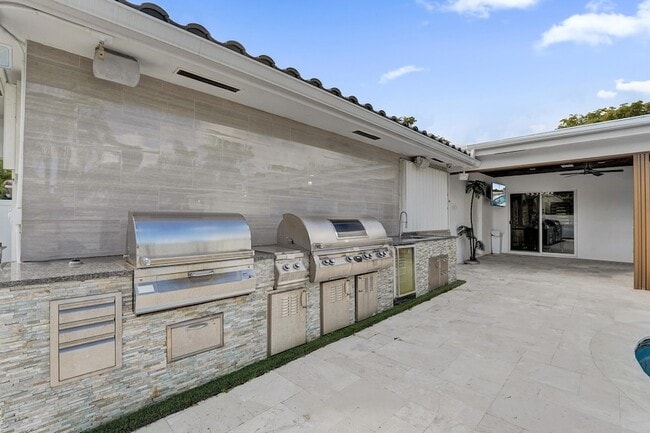 Building Photo - 3681 N 54th Ave