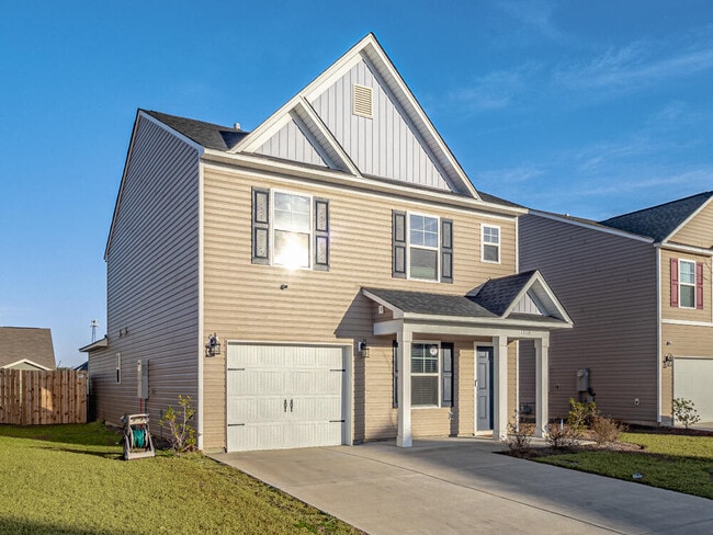 Building Photo - 1719 Camazay Dr