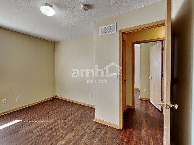 Building Photo - 7711 Powers Ridge Dr