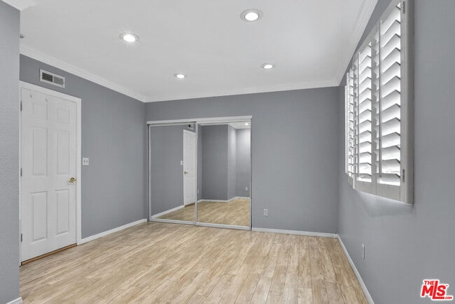 Building Photo - 745 Oxford Ave