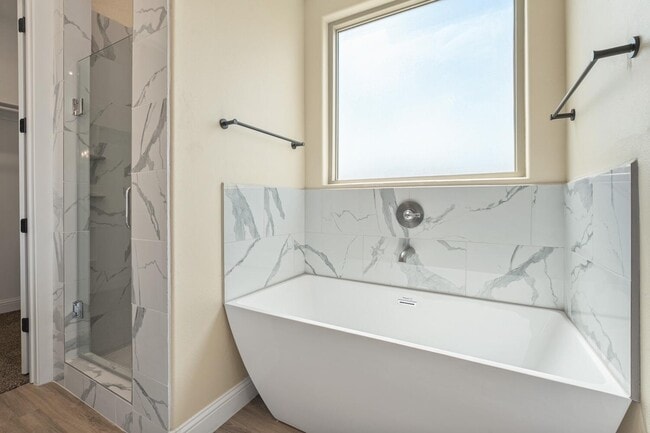 Building Photo - 48 Wilshire Blvd