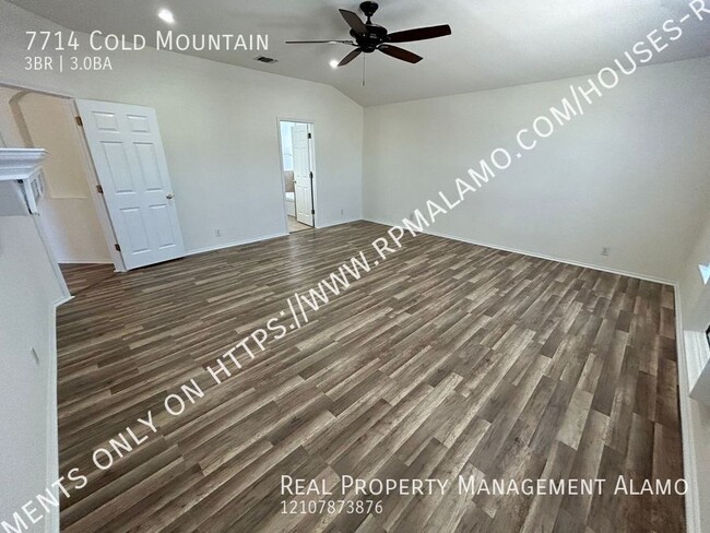 Building Photo - AVAILABLE NOW! 2-Story 3 Bedroom / 2.5 Bat...