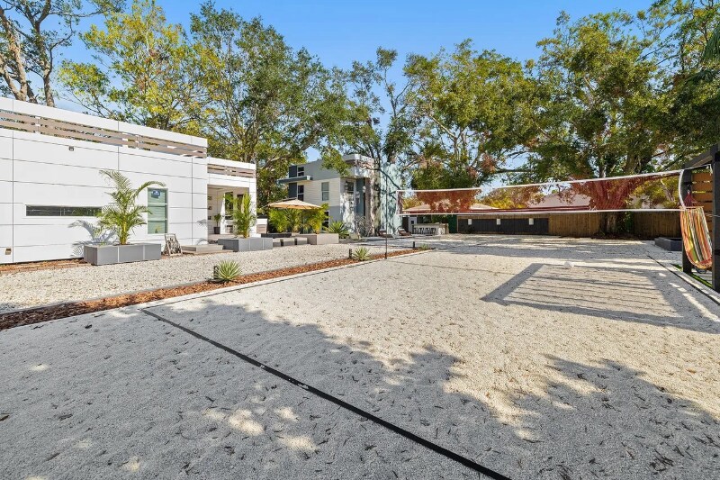 Building Photo - 603 38th St W