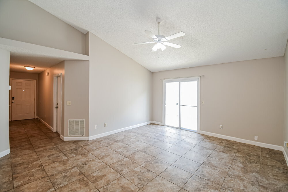 Building Photo - 1882 Manitoba Ct S
