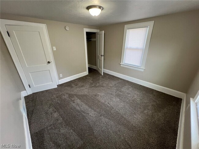Building Photo - 784 Rosamond Ave