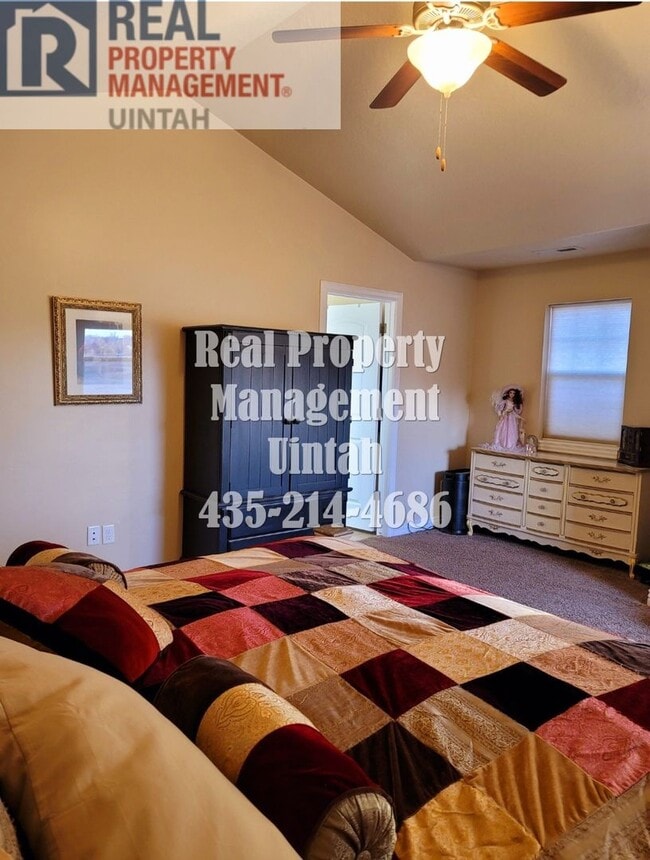 Building Photo - Beautiful 3 bed 2.5 bath Split Mountain Condo.