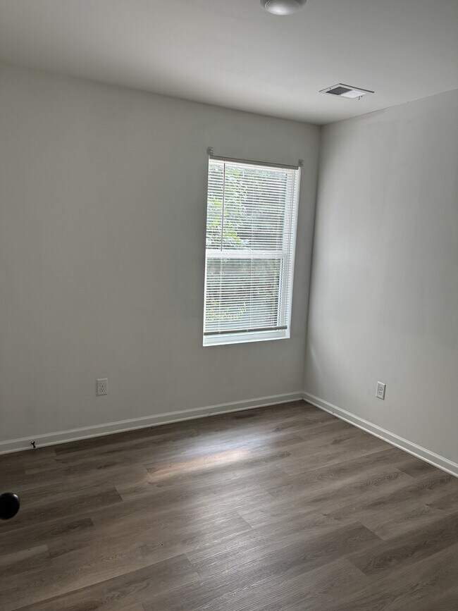 Building Photo - 4534 Beacon Hls Dr