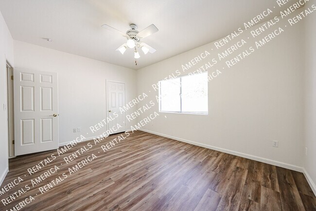 Building Photo - 4150 W Kent Dr