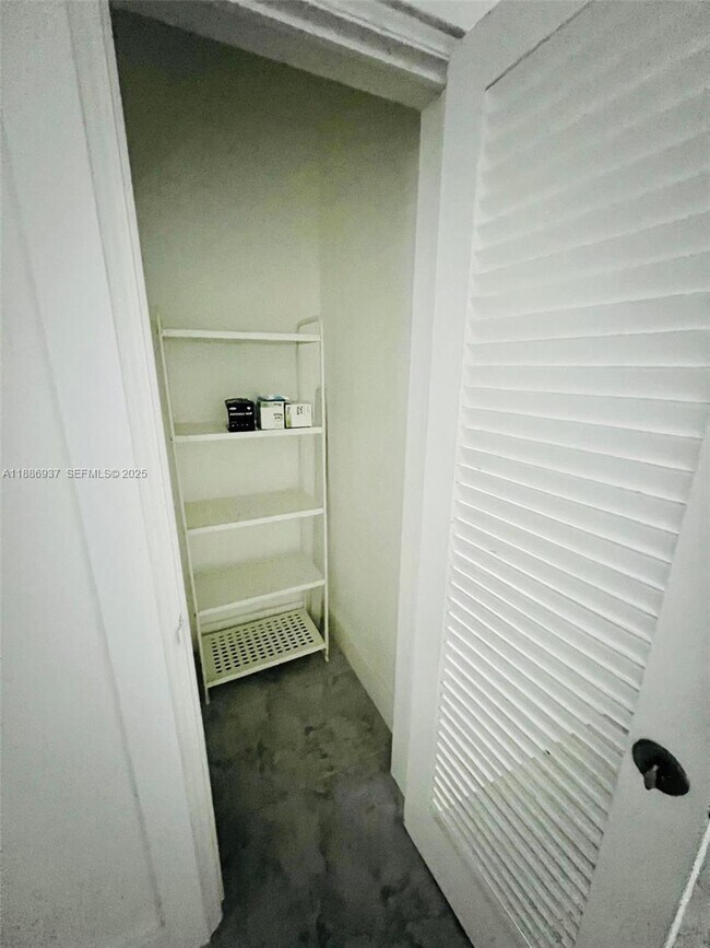 Building Photo - 1606 Jefferson Ave