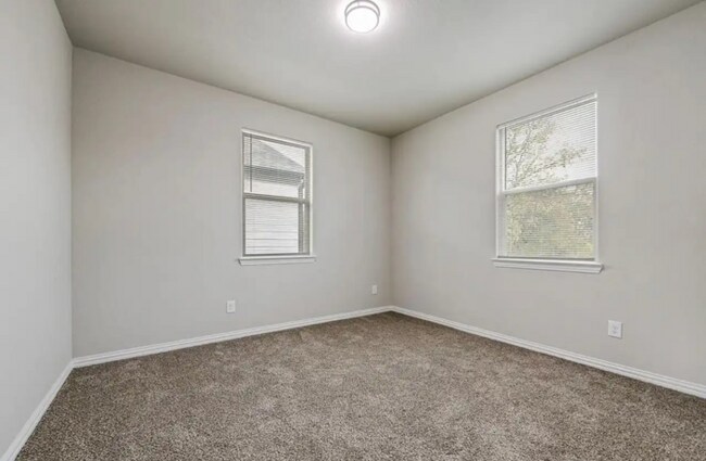 Building Photo - 5612 Black Pine Cir