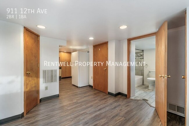 Building Photo - 911 12th Ave