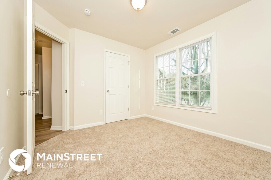 Building Photo - 3865 Cress Way Dr