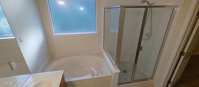 Building Photo - 10542 Castlebar Glen Dr S