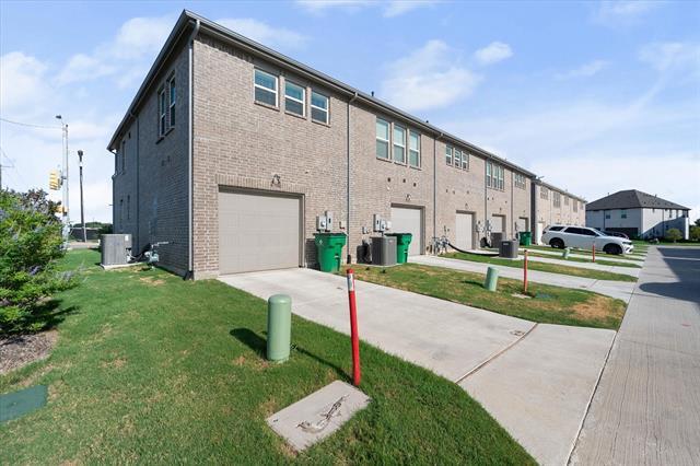 Building Photo - 4700 Haltom Rd