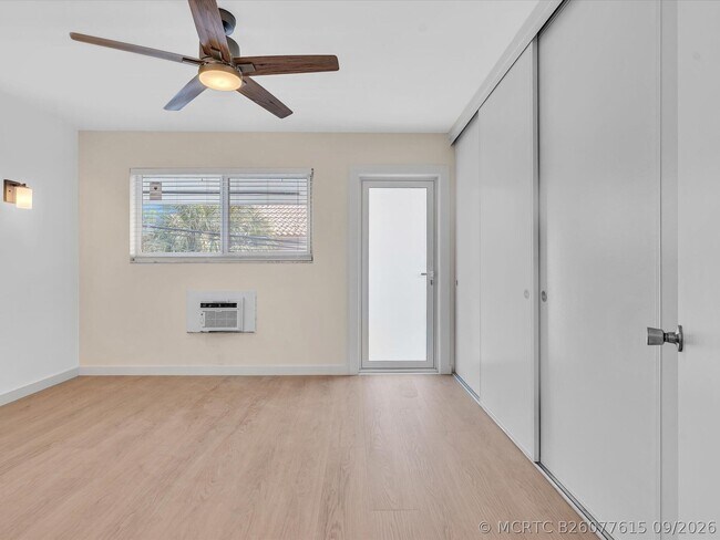 Building Photo - 2020 NE 51st Ct
