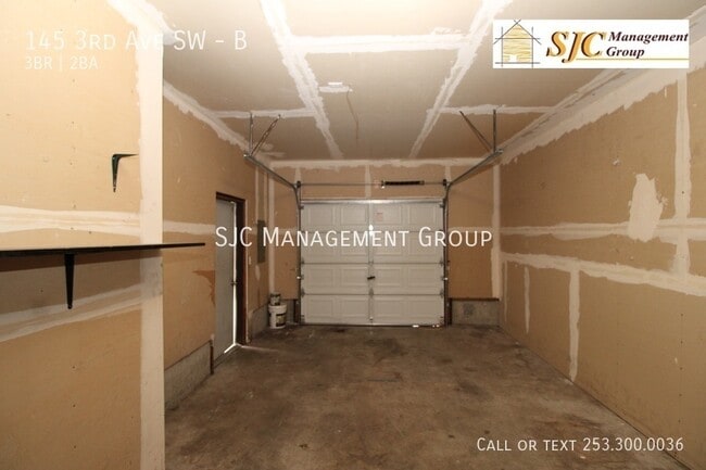 Building Photo - 145 3rd Ave SW