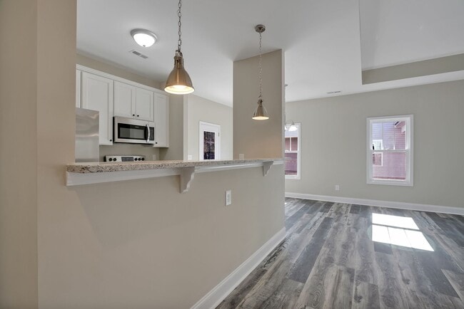 Building Photo - Beautiful  3 bed 2 bath Home in Hampstead