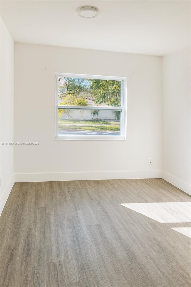 Building Photo - 5825 SW 9th Terrace